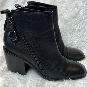 Silent D Dania black boot
